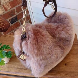 SONDRA ROBERTS SQUARED VEGAN FUR HAND MUFF FLUFFY SHOULDER/CROSSBODY BAG